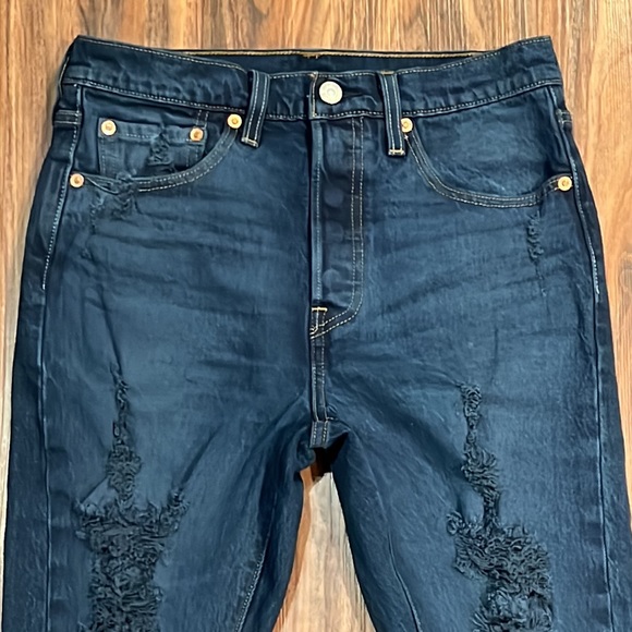 NWOT Levi’s 501 Skinny Ripped - Picture 4 of 16